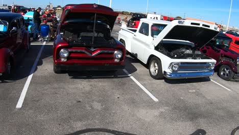 Una-Buena-Toma-Panorámica-De-Los-Street-Rods-En-El-Show-Anual-De-Autos-Hutto-Fd