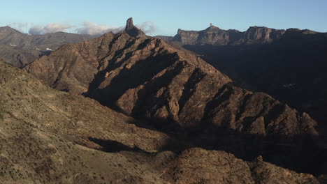 Vista-Natural-Sobre-El-Paisaje-Montañoso-De-Gran-Canaria