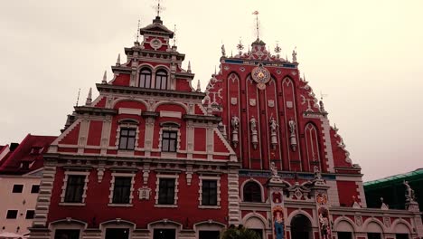 Vista-Estática-De-Riga,-Casa-De-Las-Cabezas-Negras,-Letonia