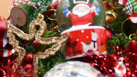 Cheerful-Christmas-decorations