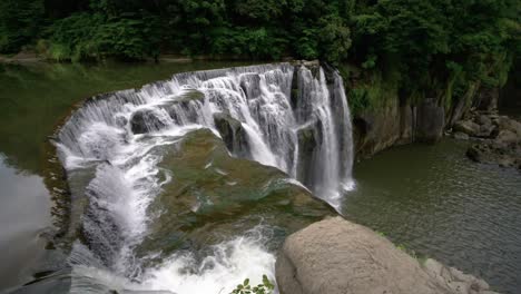 Shifen-Wasserfall,-Schöne-Landschaft