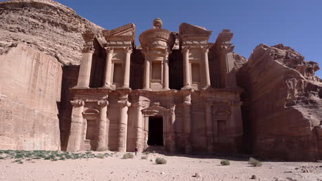 Foto-Fija-Del-Monasterio-En-La-Ciudad-De-Petra-Una-De-Las-Siete-Maravillas-Del-Mundo