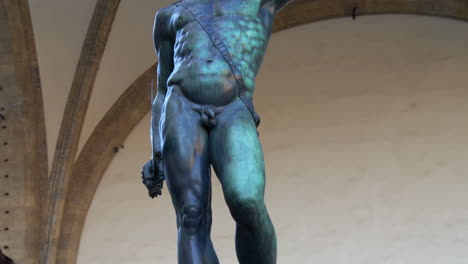 Perseu-Con-La-Cabeza-De-Medusa,-Florencia,-Italia