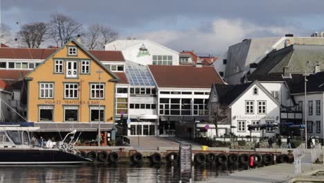 Port-of-of-Stavanger-Sunday-afternoon,-old-boats-in-a-sleepy-harbor