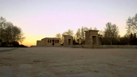 Sonnenaufgang-Im-Zeitraffer,-Tempel-Von-Debod,-Madrid