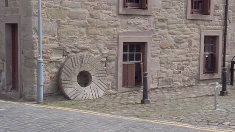 Cámara-Lenta-De-Un-Molino-De-Agua-Del-Siglo-XV-En-El-Centro-De-La-Ciudad