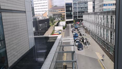 Vista-Sobre-El-Campus-De-La-Universidad-De-Swansea-Mirando-Hacia-Abajo-Desde-El-Edificio-Ils1,-El-Día-Del-Anuncio-De-La-Investigación-Policial