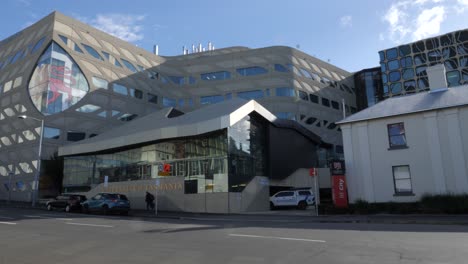 Pan-view-down-Liverpool-Street-in-Hobart,-Tasmania,-during-sunny-winter-day-overlooking-Menzies-Building