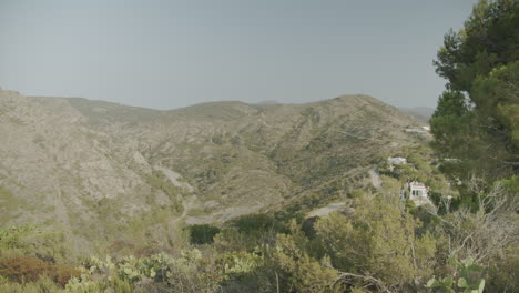 Blick-Auf-Den-GR11-Von-El-Port-De-La-Selva,-Der-Durch-Die-Berge-Führt