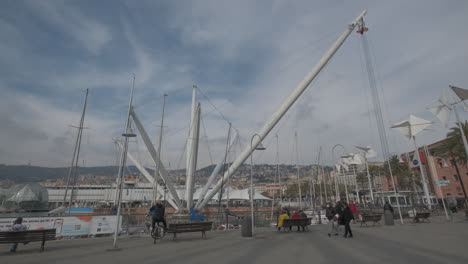 Estructura-Bigo-De-Renzo-Piano-En-Genova,-Puerto-Viejo