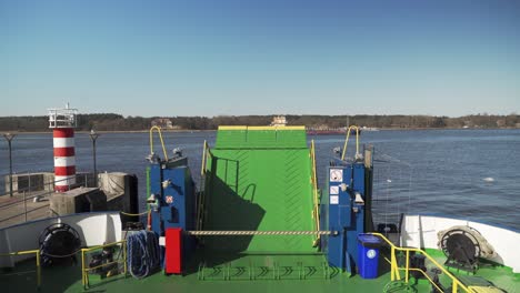 Blick-Von-Der-Alten-Fähre-In-Klaipeda,-Bereit-Zur-Abfahrt-Nach-Smiltyne