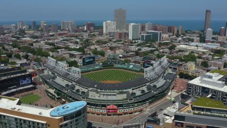 MLB-Spieler-Bereiten-Sich-Am-Eröffnungstag-Im-Wrigley-Field-Auf-Die-Saison-2020-Vor