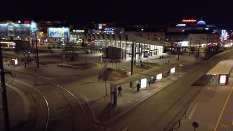 Video-De-Hungría,-Budapest,-Plaza-Szell-Kalman-De-Noche