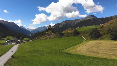 Aéreo:-Castillo-Medieval-De-Tarasp-Desde-El-Aire-5