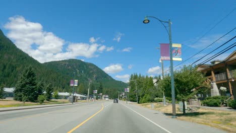 Recorrido-Panorámico-Por-Pemberton,-Columbia-Británica---Toma-En-Movimiento