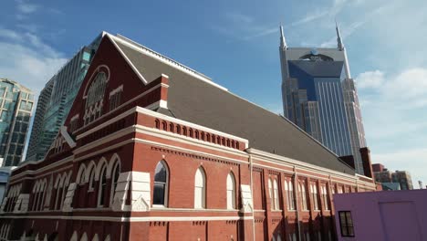 Empuje-Lento-Aéreo-Hacia-El-Auditorio-Ryman-En-Nashville,-Tennessee