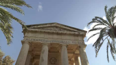 Panoramic-View-of-Ancient-Temple-in-Lower-Barrkka-Gardens-in-Valletta