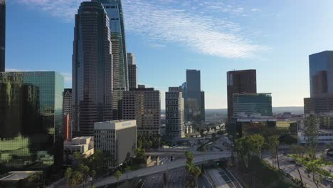 Skyscrapers-And-Traffic-In-The-Financial-District-Of-Downtown-Los-Angeles-In-California,-USA