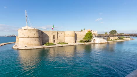 Video-De-Lapso-De-Tiempo-De-Castillo-Mar-En-Ischia,-Italia