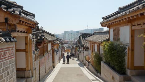 Frühlingsreise-Im-Hanok-Dorf-Bukchon