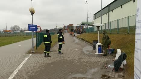 Campamento-Base-Del-Cruce-Fronterizo-Entre-Ucrania-Y-Polonia-Para-Refugiados-De-La-Guerra