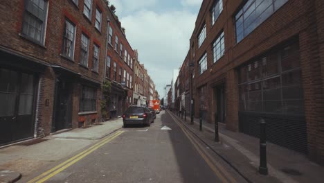 Londres--Princelet-Street-Casas-Adosadas-De-Estilo-Victoriano-Cerca-De-Shoreditch-Y-Brick-Lane-Mirando-Hacia-Arriba