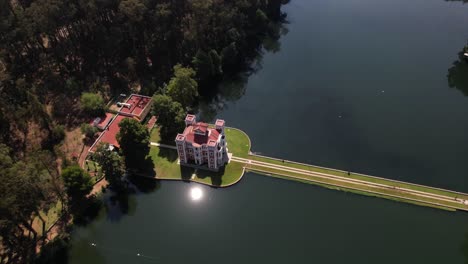 Orbit-around-the-castle-of-Ex-Hacienda-Chiautla-looking-of-lake-and-part-of-restaurant