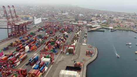 Luftaufnahme-Von-Muelle-Sur-Del-Callao-In-Lima,-Peru