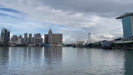 Vista-De-Marina-Bay,-Horizonte-Moderno-De-Singapur