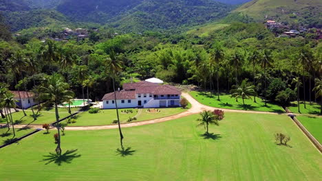 Luftaufnahme-Der-Farm-Engenho-D&#39;Água-In-Ilhabela,-An-Der-Nordküste-Des-Bundesstaates-São-Paulo,-Brasilien