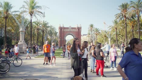 Crowded-public-places-in-Spain-Barcelona-celebrating-independence-day