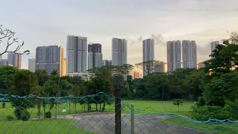 Lapso-De-Tiempo-Que-Muestra-Los-Nuevos-Edificios-Residenciales-De-Gran-Altura-Hdb-En-Queenstown-En-Singapur