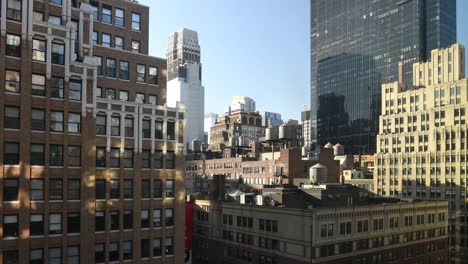 Time-lapse-of-moving-shadows-as-the-sun-rises-in-Manhattan