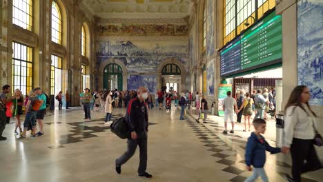 Passengers-Walking-to-Peron-to-Take-a-Train-From-Sao-Bento-Railway-Station