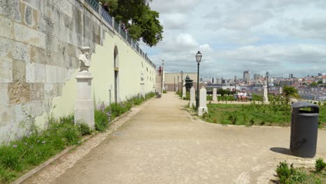 Jardín-De-Los-Jardines-Inferiores-De-Alcantara-En-Un-Hermoso-Y-Soleado-Día-De-Primavera