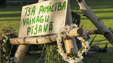 Midsummer-festival-in-the-city-park