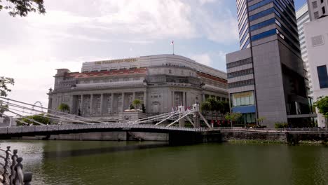 Facade-of-The-Fullerton-Hotel-in-Singapore