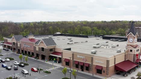 Wegman's-Market,-Cafe,-Pharmacy-retail-store