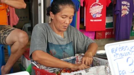 Street-Vendors-Selling-Fresh-Fruits-On-The-Street