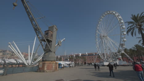 Genova-Porto-Antico-Alter-Alter-Hafen,-Riesenrad,-Schiffsaufzugskranstruktur-Und-Bigo-Von-Renzo-Piano,-Berühmtes-Wahrzeichen