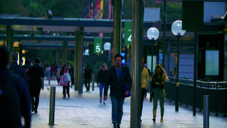 People-Walking-In-The-Street-With-No-Mask-Amidst-The-Spread-Of-Pandemic-In-Sydney,-NSW,-Australia