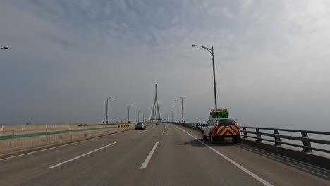 Fahrt-über-Die-Incheon-Brücke-In-Südkorea,-Die-Das-Festland-Mit-Der-Insel-Yeongjong-Verbindet