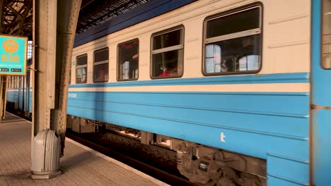 A-train-full-of-refugees-escaping-the-war-with-Russia-leaves-the-Lviv,-Ukraine-train-station