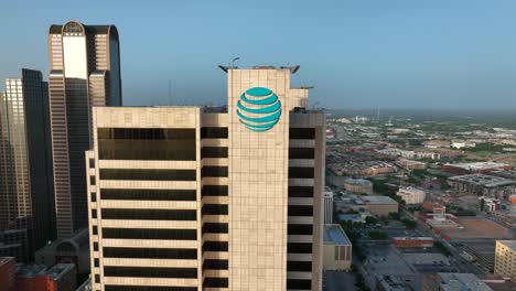 Aerial-reveal-of-ATT-headquarters-building