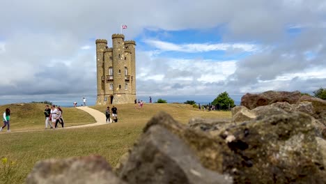 La-Torre-De-Broadway-Es-Una-Locura-En-La-Colina-De-Broadway,-Cerca-Del-Gran-Pueblo-De-Broadway,-En-El-Condado-Inglés-De-Worcestershire