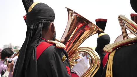 Mitglied-Der-Pakistanischen-Blaskapelle-Mit-Euphonium