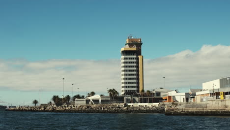 Cape-town-city-harbour-landmark-attraction-clear-scenic-ocean-sailing-port