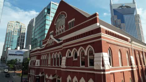 Antena-Empujar-El-Auditorio-Ryman-En-Nashville,-Tennessee