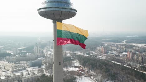 Antena:-Cinemática-Bandera-Lituana-Ondeando-El-Día-Del-Restablecimiento-Del-Estado-De-Lituania