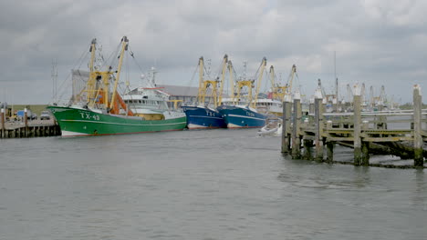 A-speedboat-enters-the-harbour-of-Texel-in-the-Netherlands